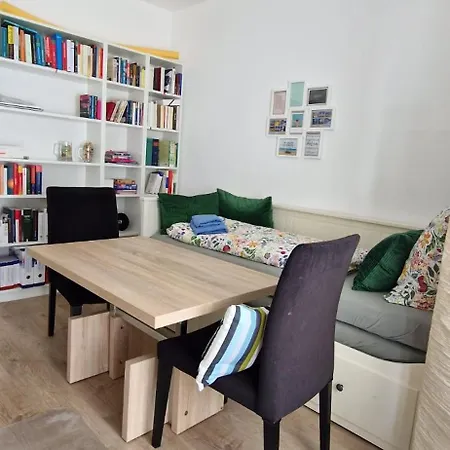 Idyllische 2-zimmer-wohnung Im Herzen Hannovers Ганновер